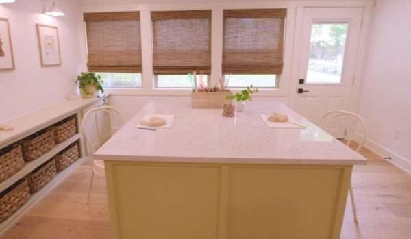 Movable homework/crafts island