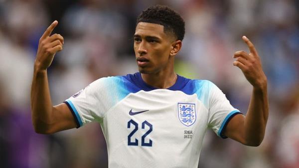 Soccer Football - FIFA World Cup Qatar 2022 - Round of 16 - England v Senegal - Al Bayt Stadium, Al Khor, Qatar - December 4, 2022 England's Jude Bellingham celebrates qualifying for the quarter finals REUTERS/Kai Pfaffenbach