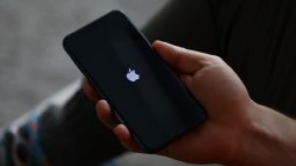 Apple iPhone - stock