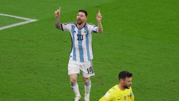 Soccer Football - FIFA World Cup Qatar 2022 - Final - Argentina v France - Lusail Stadium, Lusail, Qatar - December 18, 2022 Argentina's Lionel Messi celebrates scoring their third goal REUTERS/Paul Childs
