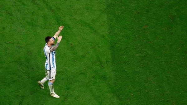 Soccer Football - FIFA World Cup Qatar 2022 - Final - Argentina v France - Lusail Stadium, Lusail, Qatar - December 18, 2022 Argentina's Lionel Messi celebrates after winning the World Cup REUTERS/Peter Cziborra
