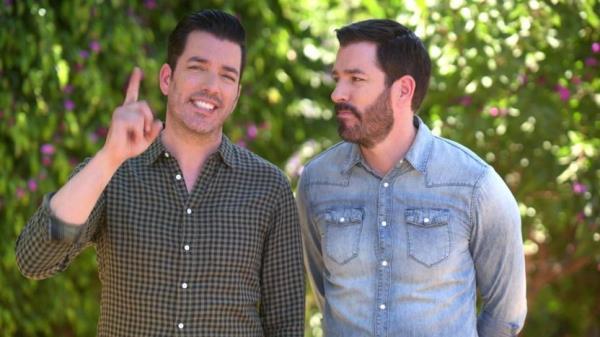 Here��s What Makes the Property Brothers�� ��Celebrity IOU�� the Perfect Holiday Binge