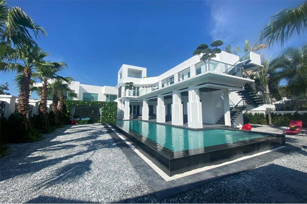 泰国芭提雅棕榈绿洲海景别墅500平方米5卧4卫出售