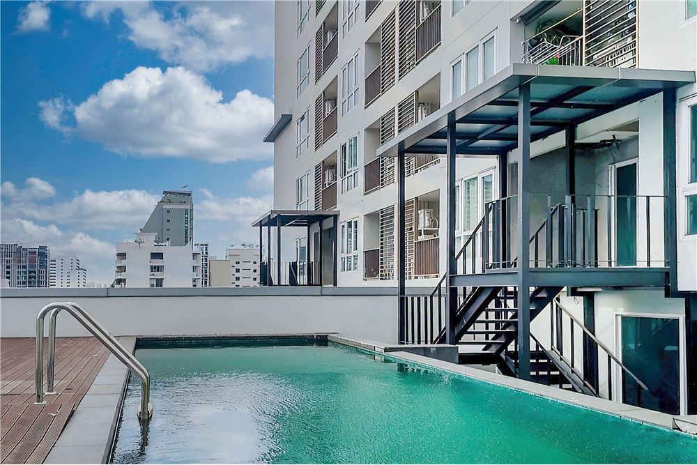 泰国曼谷市中心独一无二私家游泳池露台阁楼公寓