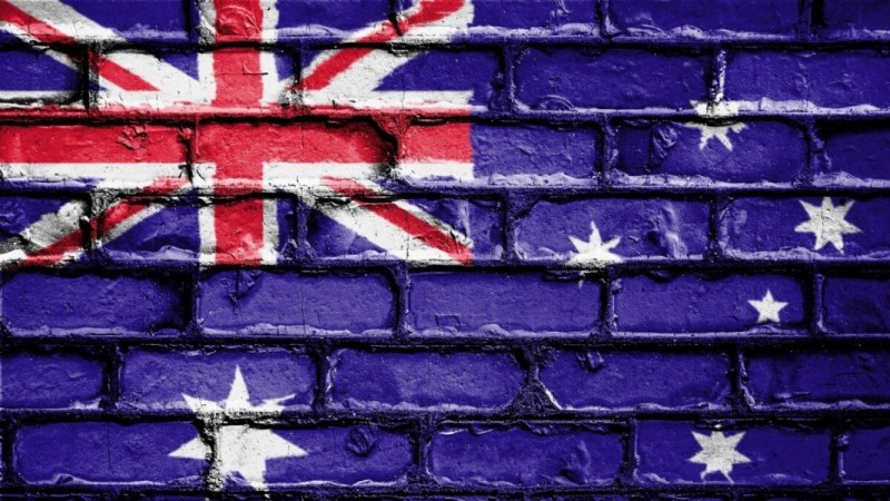 australia-flag-painted-on-wall-blocks-1-1068x601