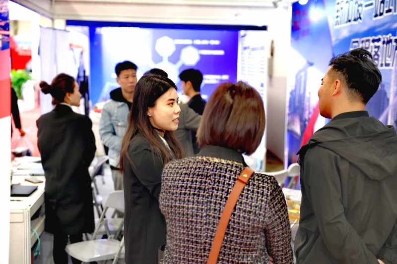 660A3220_edit_1192697977319287-opq785244433